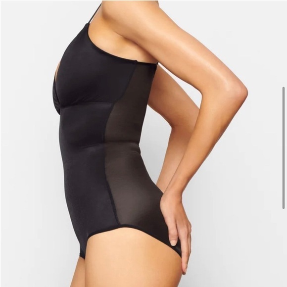SKIMS Barely there bodysuit brief shapewear with snaps Black Size XS - Picture 13 of 13